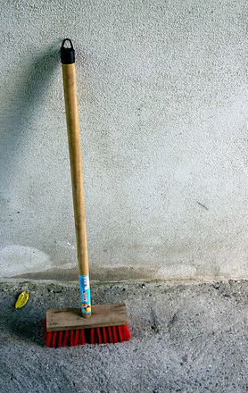 Join the Yoli's Clean and Tidy cleaning team in the East Valley