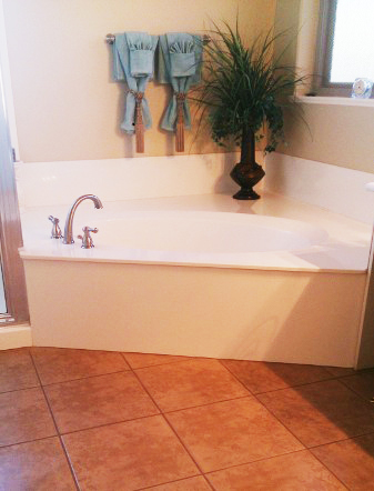 Sparkling clean bathroom after maid service in Phoenix